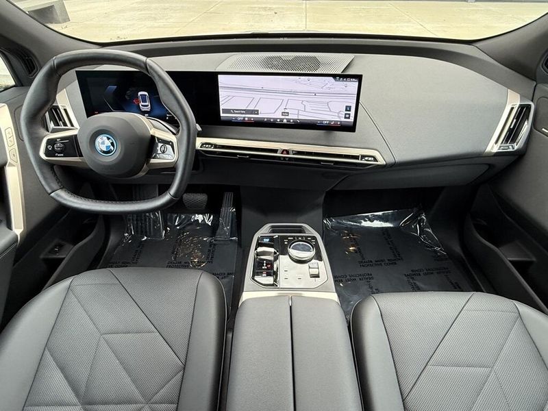 2025 BMW iX xDrive50Image 29