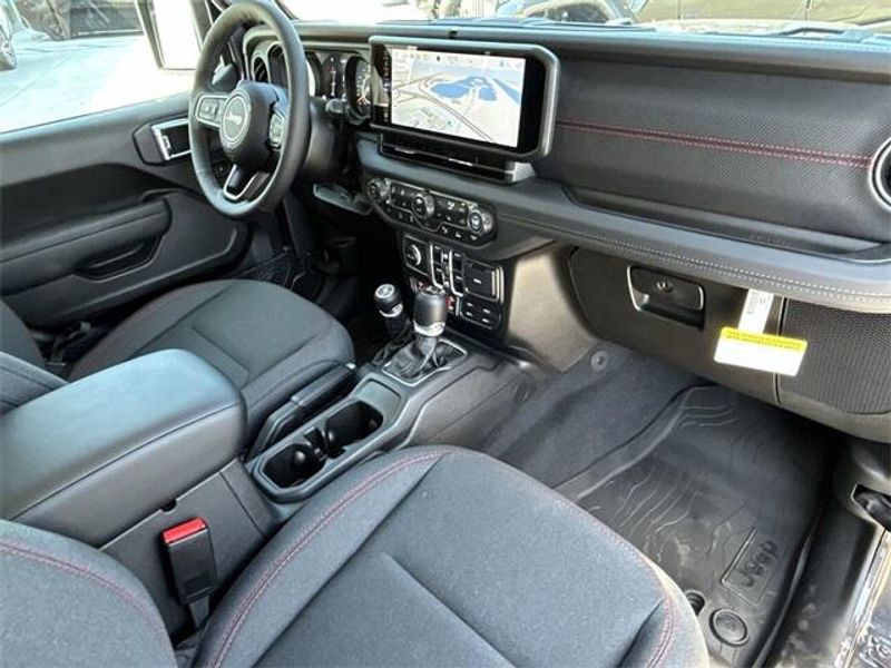 New 2025 Jeep Wrangler 4-door RubiconImage 13