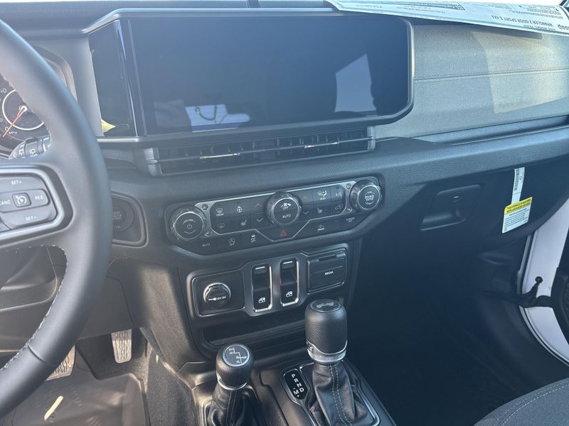 New 2026 Jeep Wrangler 2-door Sport SImage 25