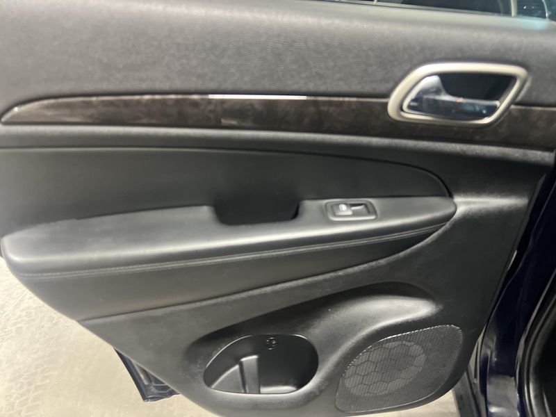Used 2013 Jeep Grand Cherokee LaredoImage 21