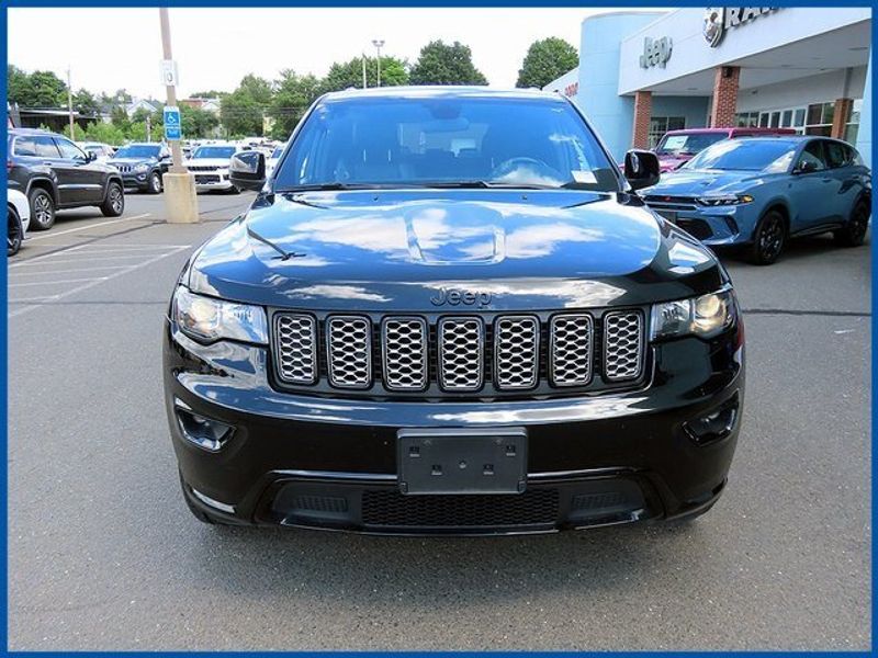 2021 Jeep Grand Cherokee Laredo XImage 3