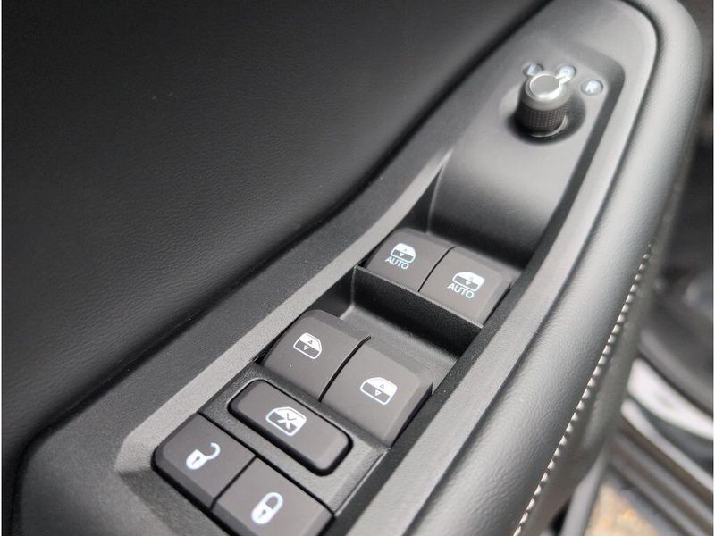 New 2025 Jeep Grand Cherokee Altitude X 4x2Image 12