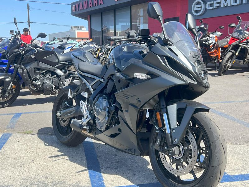 2025 Suzuki GSX-S 8R Image 5