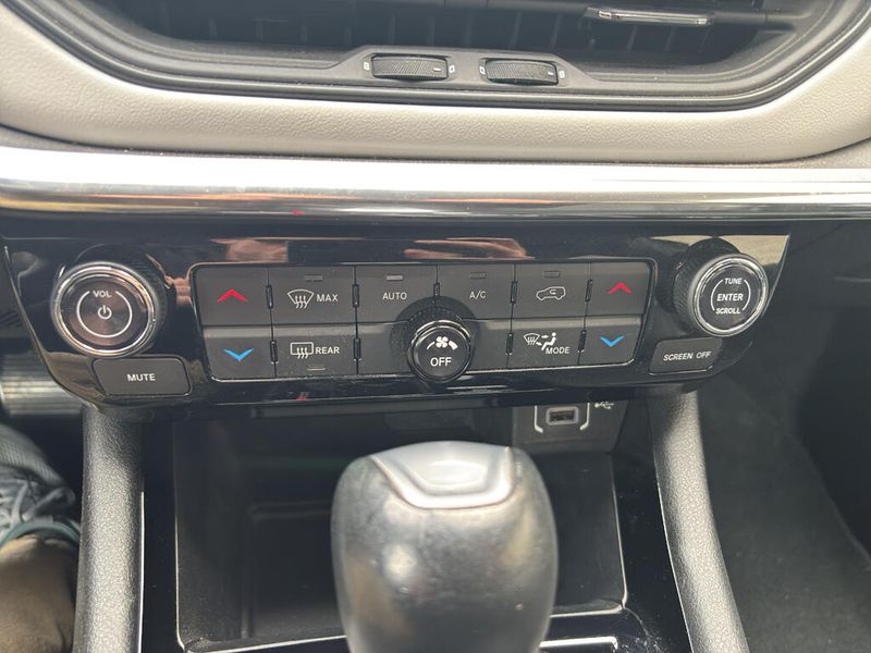 Used 2023 Jeep Compass LimitedImage 14