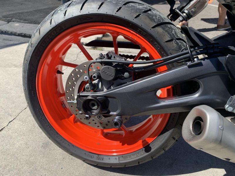 Used 2023 Yamaha YZF-R7 CA Image 11
