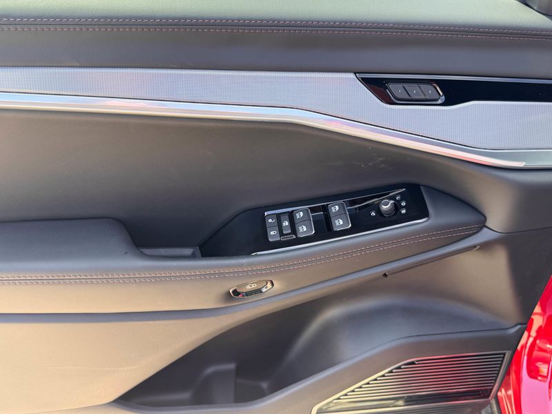 2024 Wagoneer S Launch EditionImage 12