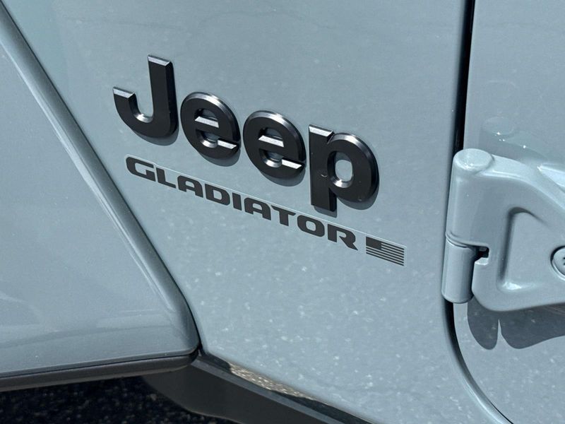 New 2026 Jeep Gladiator Sport S 4x4