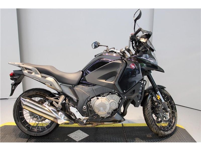 Used 2016 Honda VFR1200X Image 5