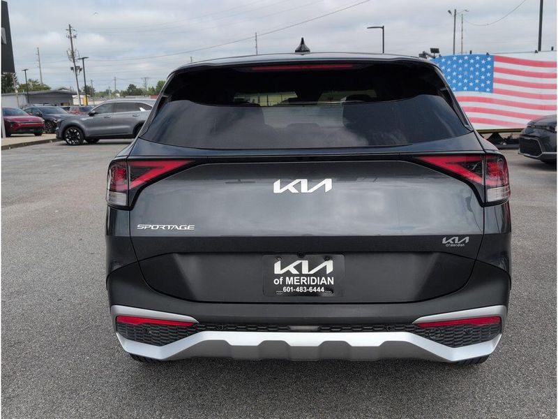 Used 2024 Kia Sportage LXImage 4