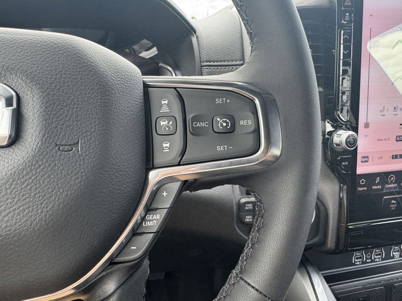New 2025 RAM 1500 LaramieImage 16