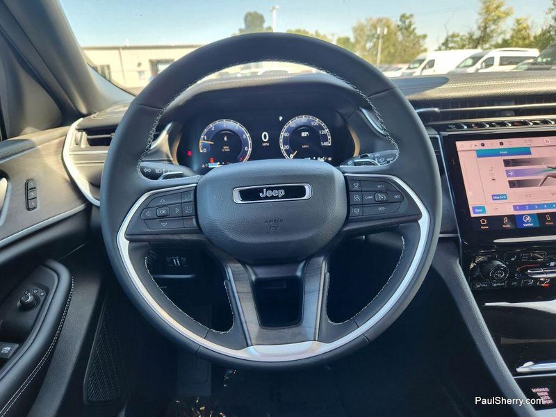 New 2025 Jeep Grand Cherokee L Limited 4x4