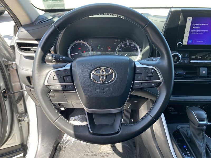 2023 Toyota Highlander LEImage 25