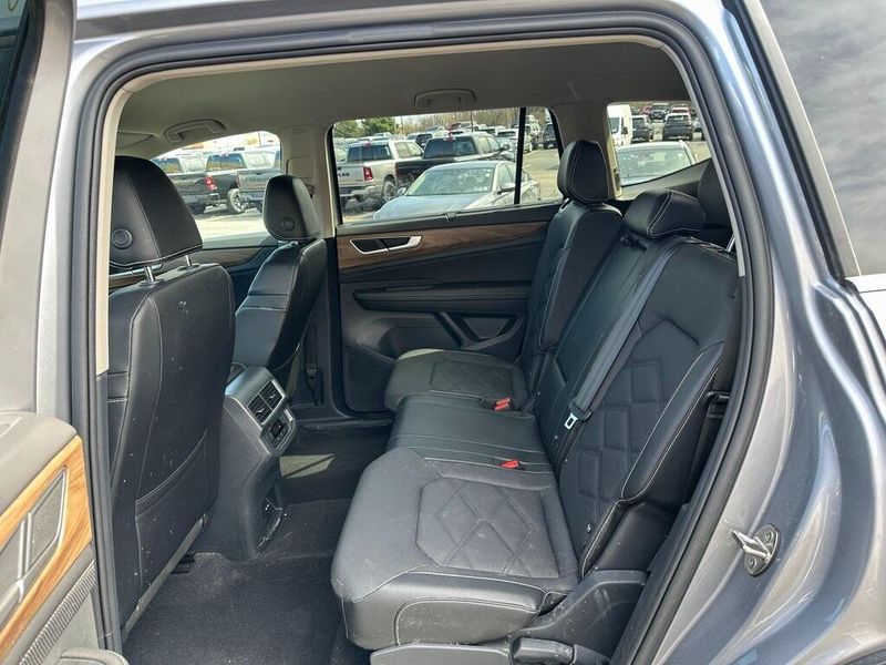 2024 Volkswagen Atlas 2.0T SE w/TechnologyImage 18