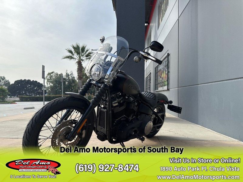 2019 Harley-Davidson SOFTAIL STREET BOB  in a BLACK/GREEN exterior color. Del Amo Motorsports of South Bay (619) 547-1937 delamomotorsports.com 