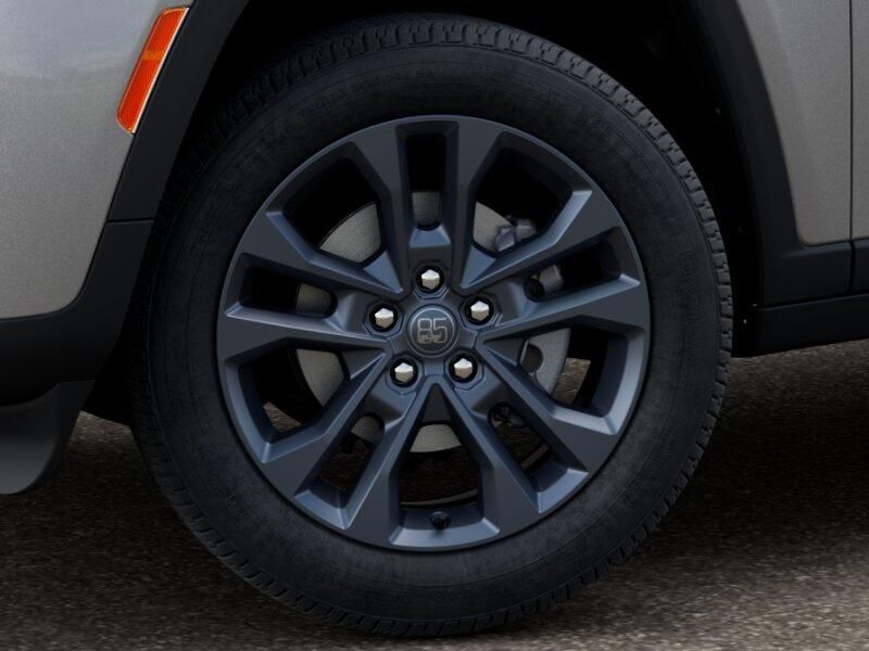 New 2026 Jeep Grand Cherokee L 85th Anniversary Edition 4x4Image 4