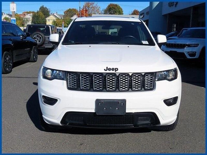 2021 Jeep Grand Cherokee Laredo XImage 3