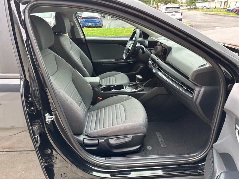 2025 Kia K4 EXImage 16