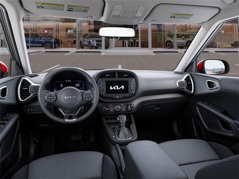 2025 Kia Soul LXImage 14