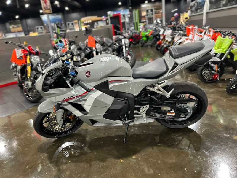 New 2026 Honda CBR600RR Image 8
