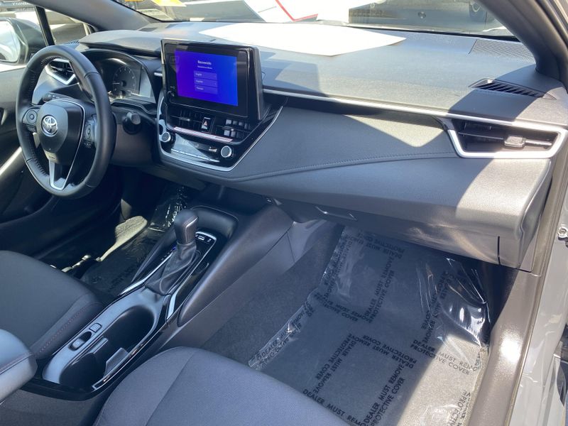Used 2025 Toyota Corolla SEImage 11