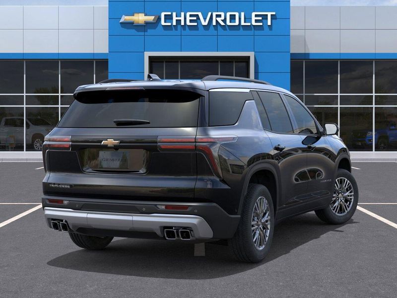 New 2025 Chevrolet Traverse FWD LTImage 4