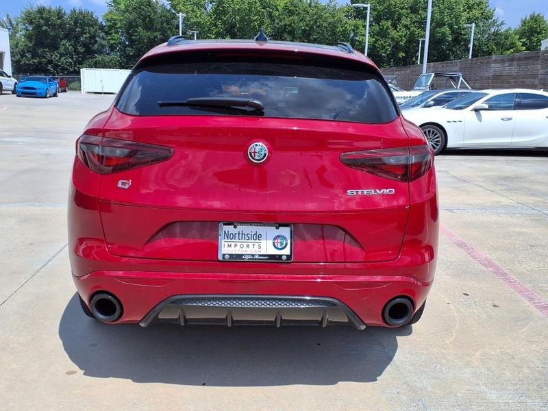 Used 2022 Alfa Romeo Stelvio VeloceImage 14