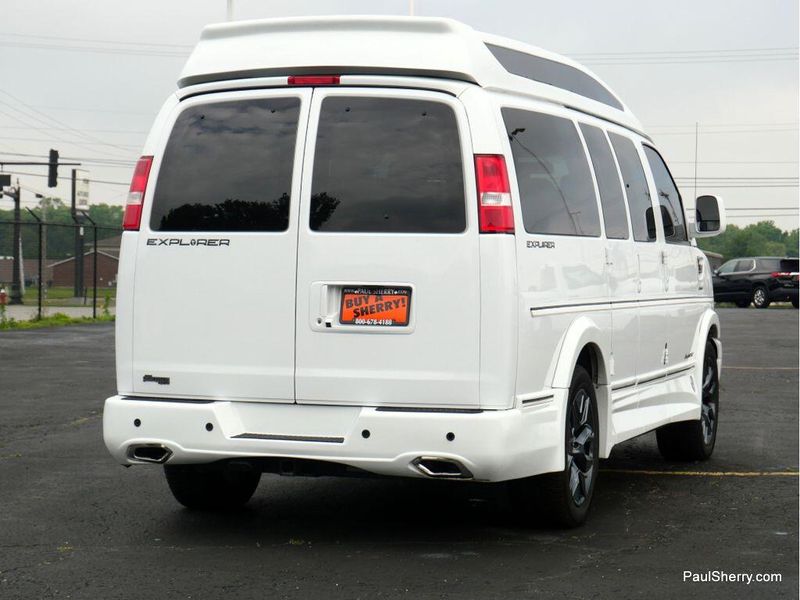 2023 GMC Savana Cargo Image 10