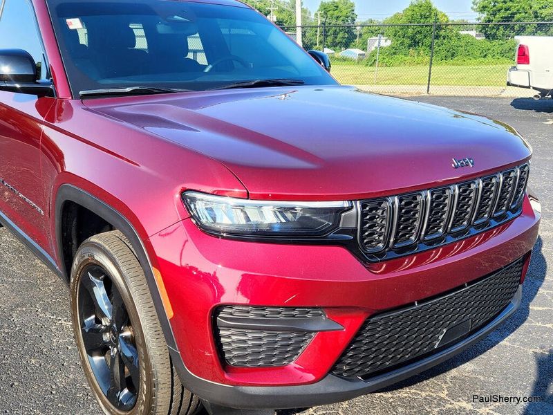 Used 2023 Jeep Grand Cherokee Altitude X