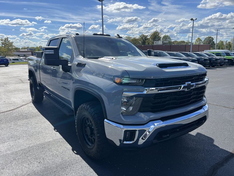 Used 2024 Chevrolet Silverado 2500HD LTImage 3