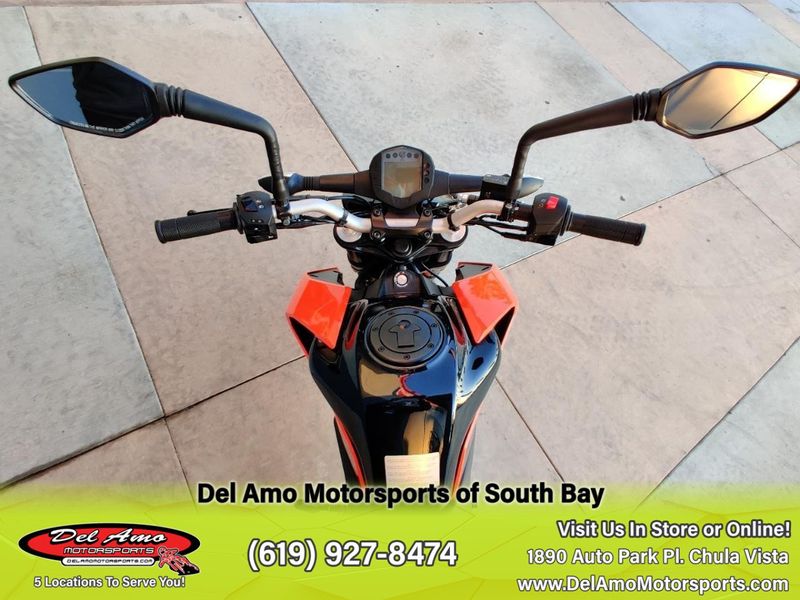 2023 KTM 200 DUKE  in a ORANGE exterior color. Del Amo Motorsports of South Bay (619) 547-1937 delamomotorsports.com 