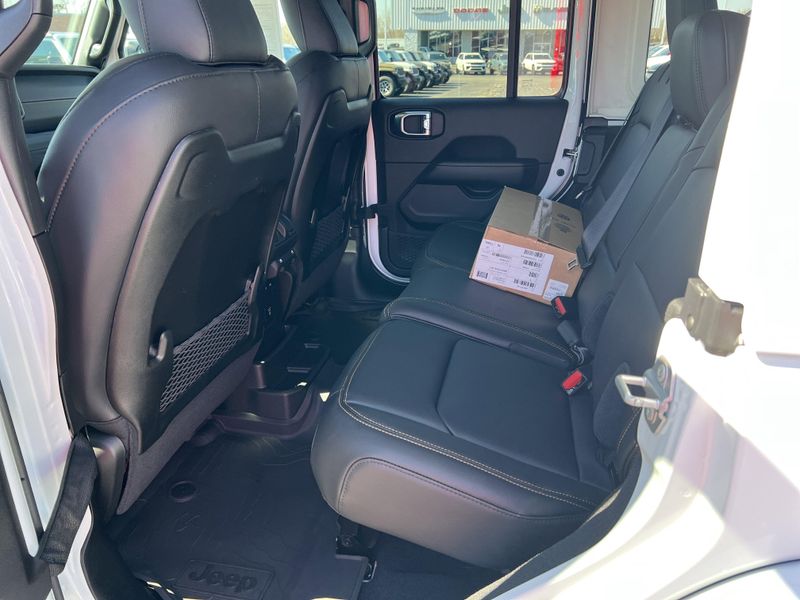 New 2026 Jeep Wrangler 4-door SaharaImage 20