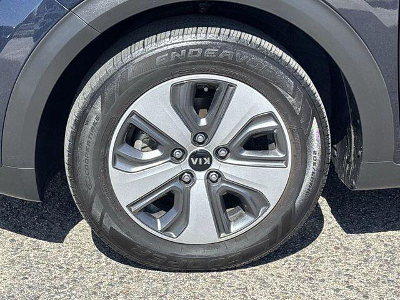 Used 2019 Kia Niro Plug-In Hybrid LXImage 10
