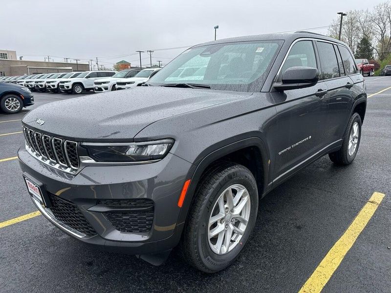 2025 Jeep Grand Cherokee Laredo X 4x4Image 5