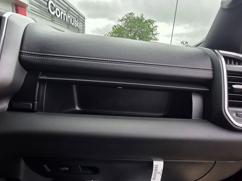 New 2025 RAM 1500 LaramieImage 19