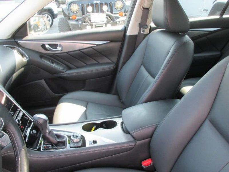 Used 2016 INFINITI Q50 2.0t PremiumImage 21