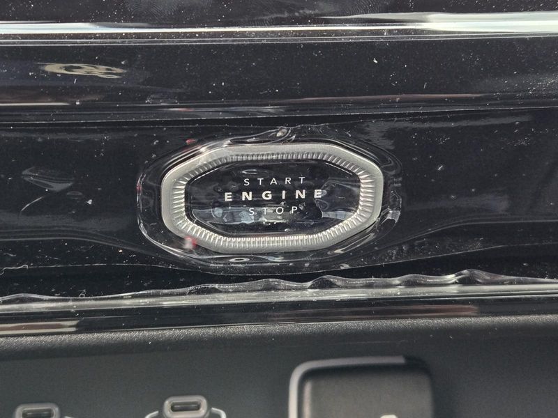 New 2026 Jeep Grand Cherokee Laredo Altitude 4x2