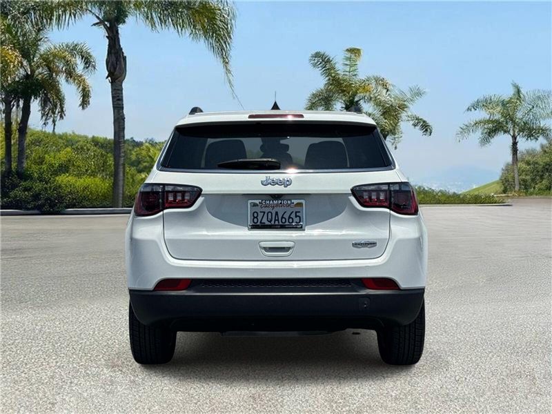 Used 2022 Jeep Compass Latitude FWD