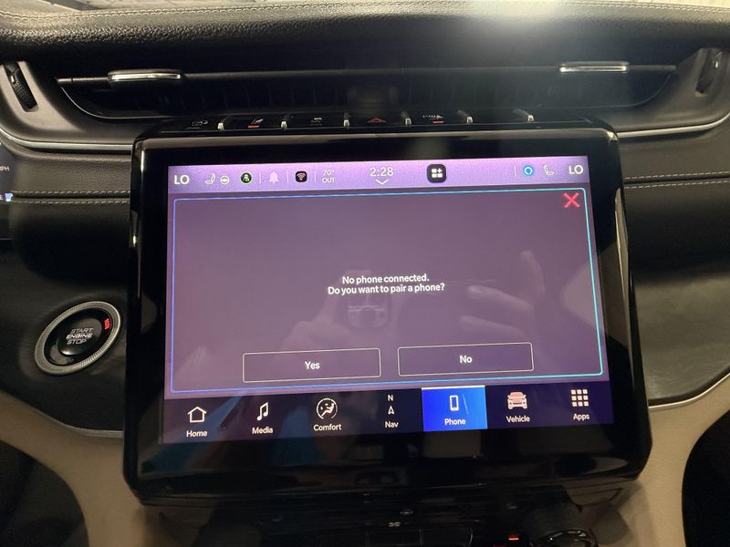 Used 2025 Jeep Grand Cherokee L LimitedImage 32