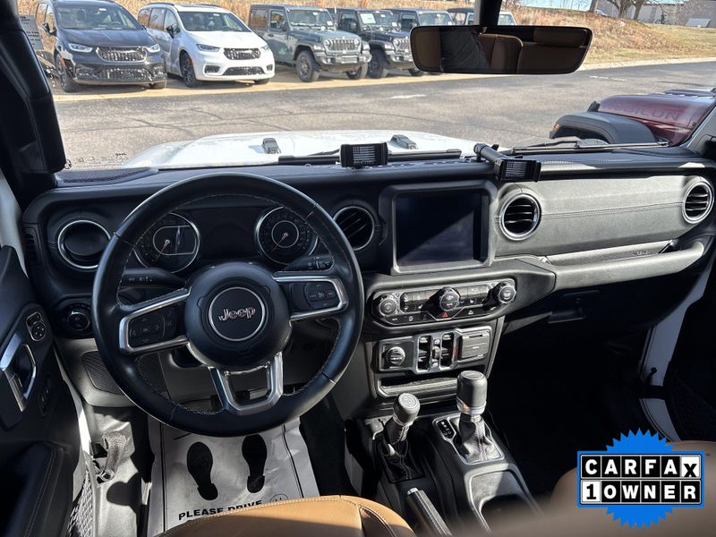 Used 2022 Jeep Gladiator OverlandImage 18