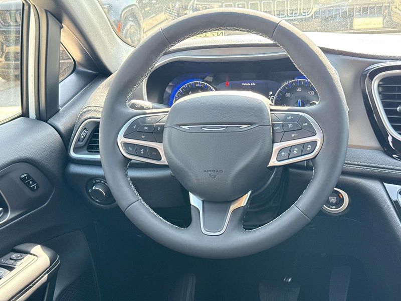 New 2027 Chrysler Pacifica Select Awd