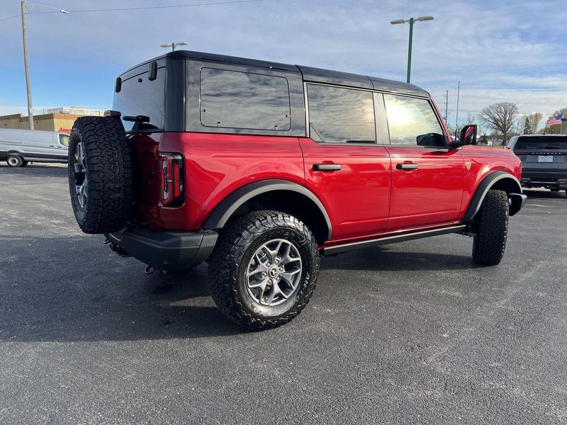 2025 Ford Bronco Badlands photo 4