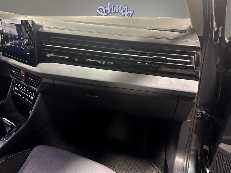 Used 2025 Volkswagen Jetta SE w/SunroofImage 30