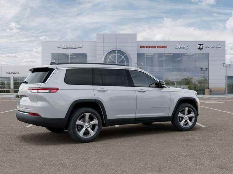 New 2026 Jeep Grand Cherokee L Limited 4x4Image 4