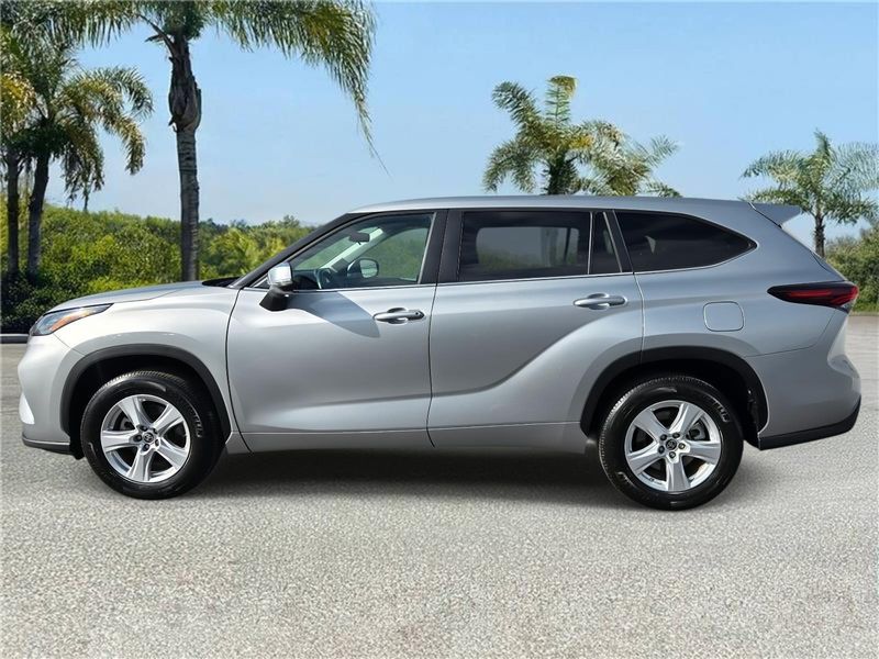 Used 2024 Toyota Highlander XLE FWD (Natl)