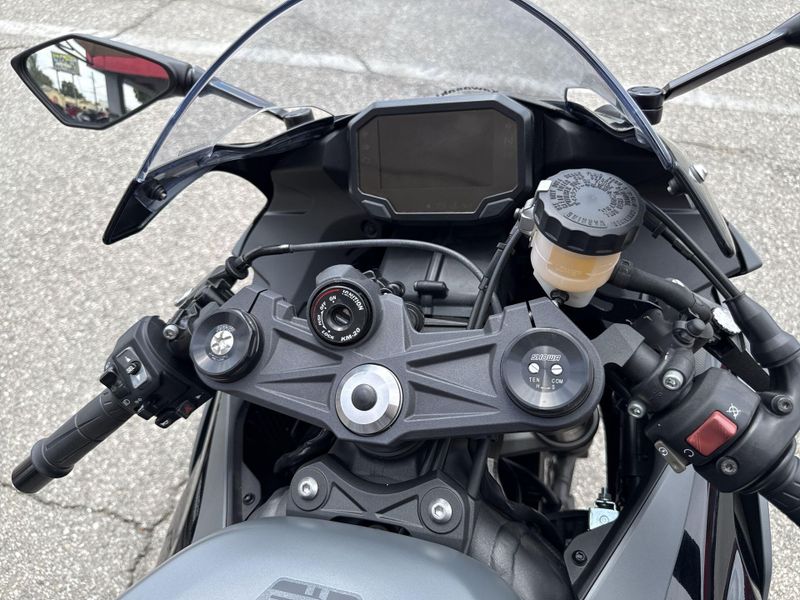 Used 2025 Kawasaki NINJA ZX-6R Image 15