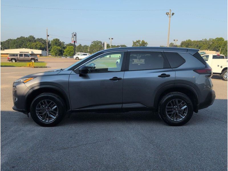 Used 2023 Nissan Rogue SImage 2
