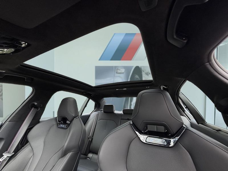 2025 BMW M5 BaseImage 20
