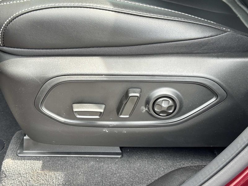 New 2026 Jeep Grand Cherokee Limited 4x2