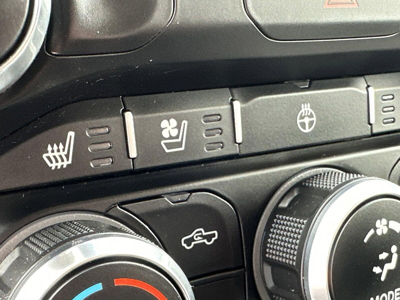 Used 2020 RAM 1500 LaramieImage 26