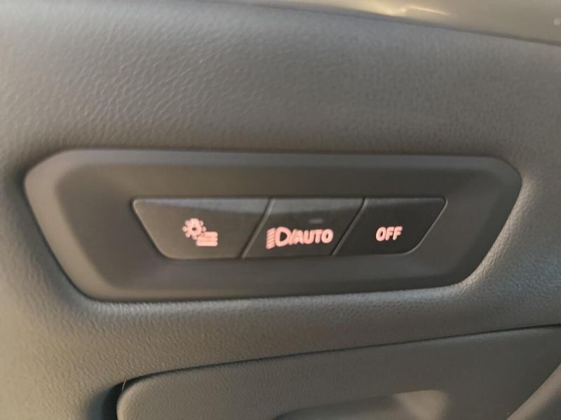 2025 BMW X5 xDrive40i M PACKAGE